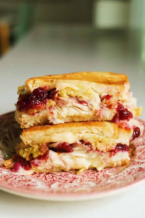 Turkey Cranberry Sandwich, Traditional Thanksgiving Sides, Cranberry Sandwich, Turkey And Cranberry, Thanksgiving Food Crafts, Curried Cauliflower Soup, Cranberry Turkey, Turkey Cranberry, Grilled Ham And Cheese