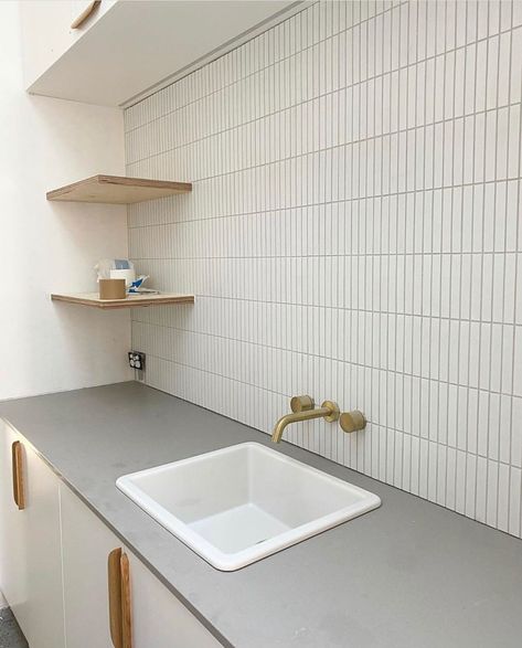 TileCloud on Instagram: “@william_st_house 😍😍😍 have paired @caesarstoneau with our Brunswick Kit Kat Tiles. The perfect combination. #kitkat #kitkattiles” Kit Kat Tiles Kitchen Splashback, Kit Kat Tiles Kitchen, Kitkat Tiles Kitchen, Kitkat Tiles Kitchen Splashback, Kit Kat Tiles Laundry, Kitkat Tiles, Kit Kat Tiles, Grey Kitkat Tiles Bathroom, Kit Kat Mosaic Tiles Bathroom