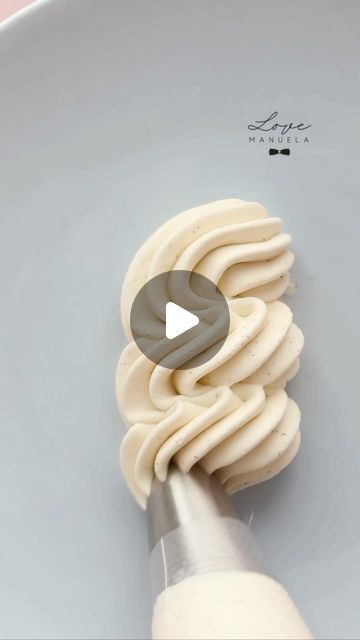 Manuela Kjeilen on Instagram: "If you love banana milkshakes, you’re going to adore this banana milkshake ganache. 🥤🍌 It’s incredibly rich in taste, boasting a 100% pure banana flavor that simply melts in your mouth. It’s like savoring delicious, creamy banana ice cream. You can find the recipe in the frosting category on my baking app,Love Manuela📲 Just tap the link in my bio to explore🔗  Have a wonderful day, everyone!🌸  #ganache #ganacherecipe #frosting #LoveManuelaapp #milkshake #recipes" Banana Ganache, 60s Diner, Cereal Flavors, Specialty Cupcakes, Whipped Ganache, Happy Saturday Everyone, Ganache Recipe, Banana Milkshake, Mini Bundt Cakes