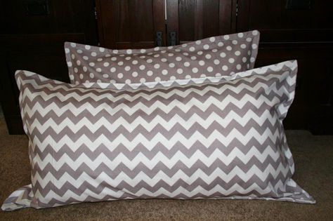 Glam Fabrics: Simple Pillow Sham Tutorial for Standard and King  pillows // Great tutorial. Pillows turned out perfect. Diy Pillow Shams, Pillow Sham Pattern, Simple Envelope, Crochet Heart Blanket, Pillow Cases Tutorials, King Size Pillow Shams, Diy Pillow, Diy Pillow Covers, Cute Pillow