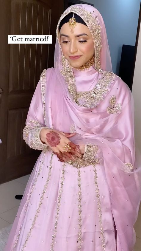 Nikah Outfit Muslim Pakistani Bridal, Wedding Hijab Styles Pakistani, Hijab Bridal Look, Simple Nikah, Noor Core, Morrocan Dresses, Nikkah Inspiration, Islamic Bride, Cutout Stickers