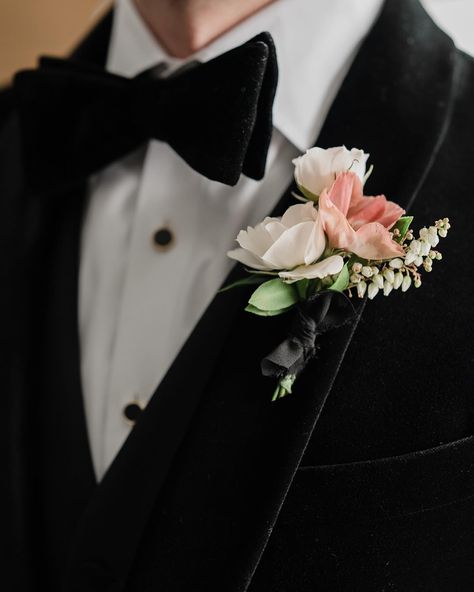 Florals for both Mr. & Mrs. 💍 Photographer: @christina__richards Planner: @cruandcoevents Venue: @shepherdsrun Caterer: @blackstoneri Florist: @soulflora_flowers DJ: @soundsbuono @buono_events String Musicians: @vintage_string Lighting and Drape: @eedecor Rentals: @peakeventservices Hair and Makeup: @ali_lomazzo_beauty Tuxedo: @theblacktux Bridal: @pronovias by @vows_bridepower Transportation: Ocean State Transit #floraldesign #weddingflowers #bostonflorist #bridalbouquet #newenglandweddi... Black Tuxedo Wedding, String Lighting, Luxury Florists, Reception Tablescapes, Tuxedo Wedding, Wedding Decor Elegant, Black Tuxedo, Hair And Makeup, Elegant Wedding