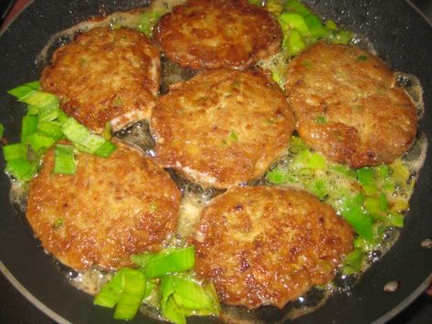 Canned Mackerel Recipes, Mackerel Patties, Canned Fish Recipes, Canned Mackerel, Fish Patties, Oily Fish, Canned Fish, Mackerel Recipes, Mackerel Fish