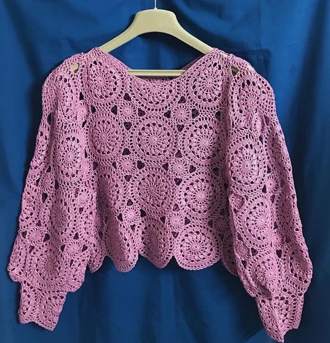 Sweat Crochet, Crochet Blouse Diagram, Crochet Top Dress, Blouse Tops Designs, Crochet Lace Blouse, Knit Cardigan Pattern, Crochet T Shirts, Crochet Vest Pattern, Crochet Fun