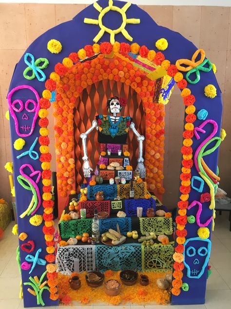 Ofrenda Bulletin Board, Ofrenda School Project, Cardboard Ofrenda, School Ofrenda, Ofrenda Ideas School Project, Shoebox Ofrenda Project, Diy Altar De Muertos Ideas, Dia De Los Muertos Door Decorating Ideas, Dia De Los Muertos Crafts Ideas