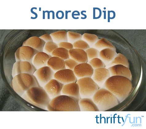 Everyone will love this yummy S'mores dip that can be enjoyed any time of year. This guide contains S'mores dip recipe. Smores Dip Recipe, Marshmallow Desserts, Smores Dip, Roast Marshmallows, Marshmallow Dip, Roasting Marshmallows, Chip Dip, Dip Recipe, Fabulous Foods