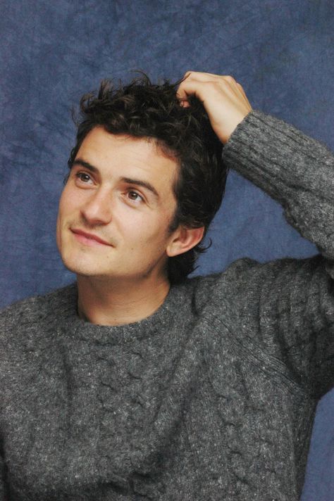 Young Orlando Bloom, Orlando Bloom Young, 90s Boys, Fit Guys, Orlando Bloom, Legolas, Pirates Of The Caribbean, Press Conference, The Hobbit