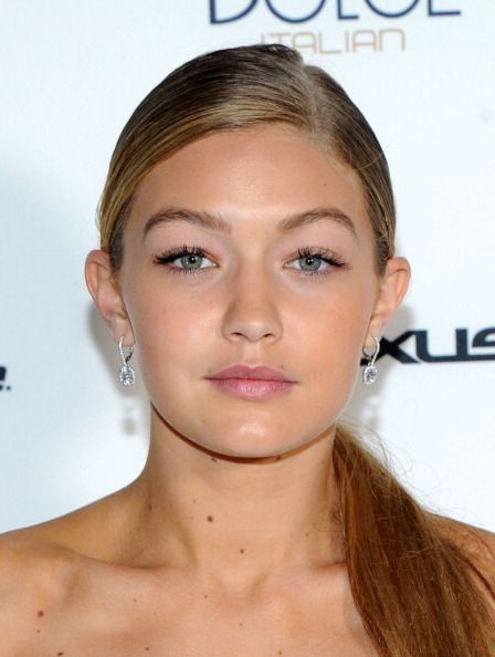 Model Gigi Hadid arrives at SI Swimsuit South Beach Soiree at The Gale South Beach on February 20 2014 in Miami Beach Florida Gigi Hadid Makeup Natural, Gigi Hadid Face, Gigi Hadid Makeup, Gigi Hadid Pictures, Kitty Photos, Skin Goals, Gigi Style, Bella Gigi Hadid, Miami Beach Florida