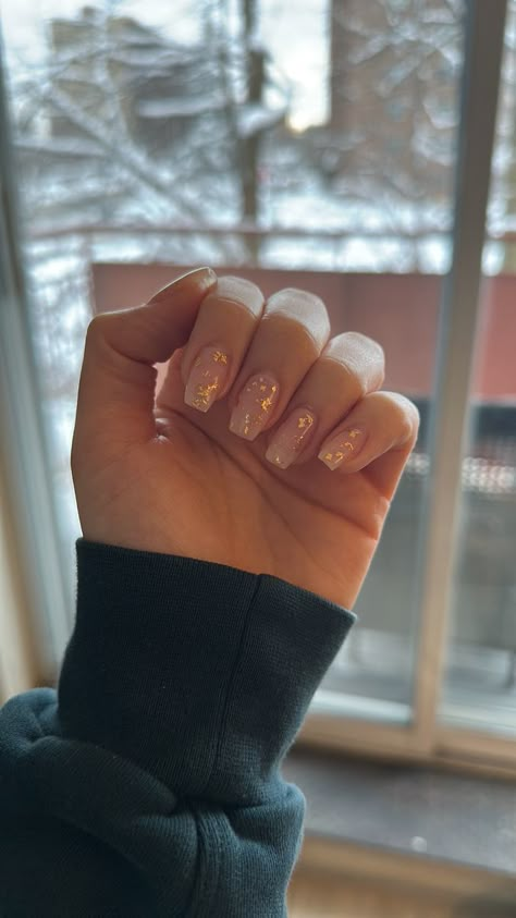 Gold Flaked Nails, Manicure With Gold Flakes, Short Nails Gold Flakes, Natural Nails With Gold Flakes, Square Acrylic Nails Gold Flakes, Summer Nails With Gold Flakes, Neutral Nails With Gold Glitter, Nails Silver Flakes, White And Gold Nails Square