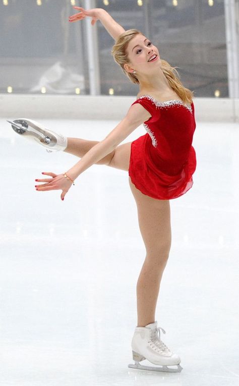 Gracie Gold, Figure Ice Skates, Ice Skating Dresses, Ice Skaters, Ice Dance, Skating Outfits, Winter Sport, Figure Skating Dresses, Female Figure