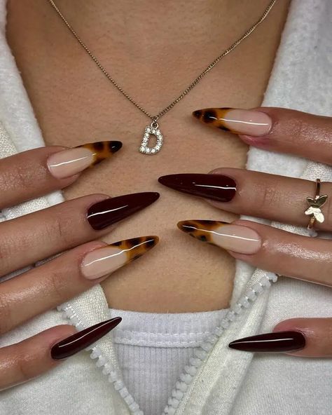 Get inspired with these crisp and creative nail designs perfect for the autumn season! #fallnails #nailart #beautyinspo #nailinspiration #fallfashion Colorful Nails, Fall Nail Art, Autumn Nails, Dream Nails, Funky Nails, Chic Nails, Short Acrylic Nails, Nail Arts, Best Acrylic Nails