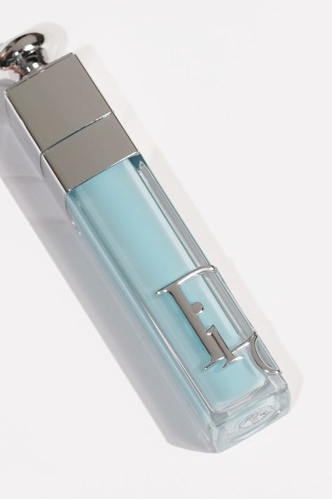 Dior Addict Lip Maximizer Icy Blue Blue Dior, Blue Cosmetic, Blue Makeup Products, Dior Blue Lip Gloss, Dior Lip Maximizer, Blue Lipgloss, Blue Lip Gloss, Baby Blue Quinceanera, Purple Lip Gloss