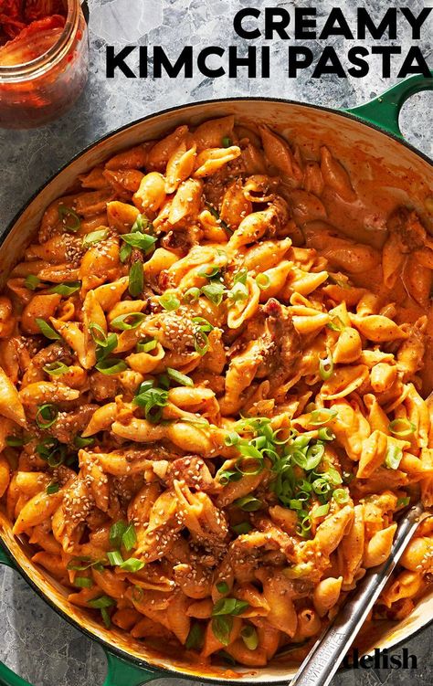 This One-Pot Creamy Kimchi Pasta is a must-try. Perfectly tangy and creamy, it is everything you love about pasta with bold Korean flavors like kimchi and gochujang. Kimchi Pasta Recipe, Kimchi Pasta, Kimchi Chicken, Cousin It, Pasta Side Dishes, Drying Pasta, Easy Pasta Recipes, Easy Pasta, 3 Layers