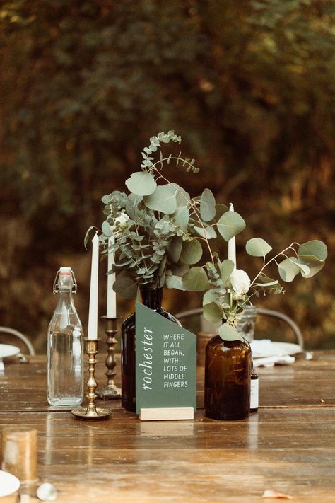 Small Outdoor Wedding Aesthetic, Bohemian Outdoor Wedding Decor, Forsythia Wedding Centerpiece, Wedding Centerpieces Neutral Colors, Woodsy Vintage Wedding, Flameless Wedding Centerpieces, Vintage Woodsy Wedding, Bus Vases Wedding, Microwedding Decorations