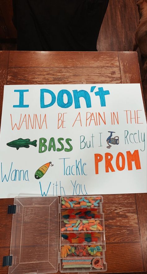 Fishing Promposal, Promposal Ideas For Him, Sadie Hawkins Proposals, Basketball Promposal, Creative Prom Proposal Ideas, Sadies Proposal, Cute Hoco Proposals, Homecoming Poster Ideas, Cute Promposals