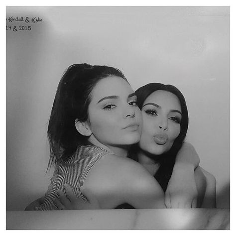 Pin for Later: Kylie Jenner's Graduation Party Included Twerking, Synchronized Swimmers, and a Photo Booth Kim And Kendall, Look Kylie Jenner, Jenner Girls, Jenner Family, Kim Kardashian West, Kardashian Photos, Jenner Sisters, So Proud Of You, Kylie Kristen Jenner