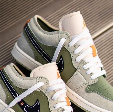 Livekickz on Instagram: "AIR JORDAN 1 LOW OLIVE GREY BLACK MEN SIZES AVAILABLE NOW ONLINE AT www.LIVE-KICKZ.com" Air Jordan Outfit, Jordan Outfit, Air Jordan 1 Low, Jordan 1 Low, Air Jordan 1, Jordan 1, Black Men, Air Jordan, Olive Green