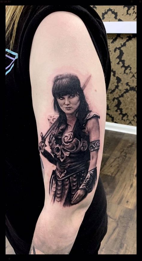 Xena Tattoo, Warrior Princess Tattoo, Xena Chakram Tattoo, Xena Tattoo Warrior Princess, Xena Art, Warrior Princess Costume, Feather With Birds Tattoo, Xena Warrior Princess Cosplay, Spartan Tattoo