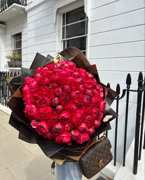 Peonies bouquet London. Red peonies Peony Red Charm, Red Peonies Aesthetic, Red Peonies Wallpaper, Red Peony Bouquet, Moon Bouquet, Red Peony Flower, Peonies Red, Goals Board, Red Flower Bouquet