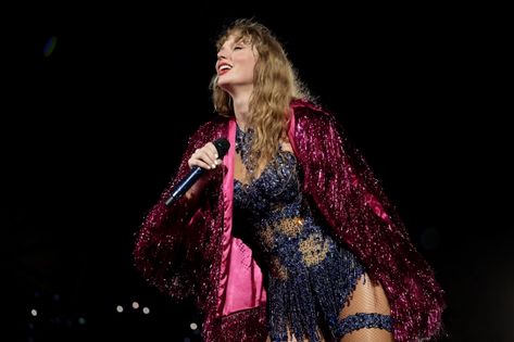 'Tortured Poets': Taylor Swift Fans Think “Fortnight” Is Coming Soon Maquillaje Selena Gomez, Karma Jacket, Tyler Swift, Taylor Swift New, Taylor Swift Cute, Estilo Taylor Swift, Red Taylor, Taylor Swift (lyrics), Taylor Swift Fan