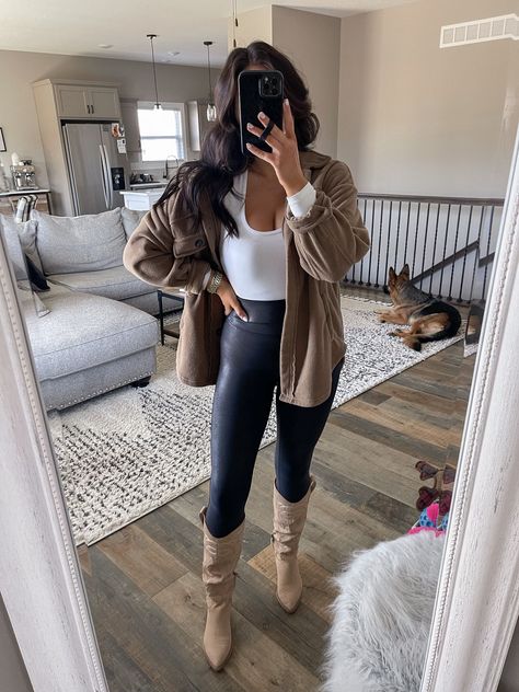 White Long Sleeve Bodysuit Outfit, Fleece Shacket Outfit, Flannel And Leggings Outfit, Oversized Shacket Outfit, Leggings And Flannel Outfit, Patent Leather Leggings Outfit, Fall Feminine Outfits, Fall Bodysuit Outfit, Green Flannel Outfit