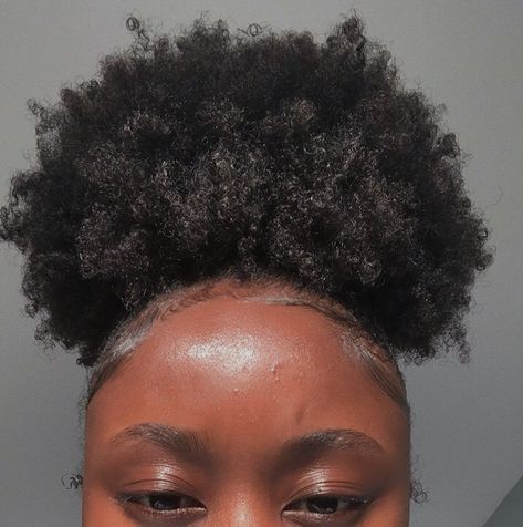 Hair Puff, Girls Natural Hairstyles, Curly Hair Styles Easy, Natural Hair Beauty, Natural Curls Hairstyles, 4c Hair, Natural Hair Styles Easy, Hair Ponytail Styles, African Braids Hairstyles