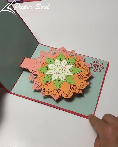 Spinning Card Diy, Diy Pop Up Cards, Easy Mandala, Paper Craft Videos, Folding Origami, Pop Up Art, Instruções Origami, Seni Dan Kraf, Handmade Paper Crafts