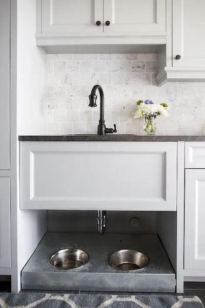 15 Unique 2022 Kitchen Trends To Incorporate In Your Kitchen Pet Food Cabinet, Transitional Laundry Room, Custom Dog Beds, Dog Food Storage Containers, Stainless Steel Dog Bowls, Laundry Room Sink, Seattle Homes, Shelving Design, Laundry Sink