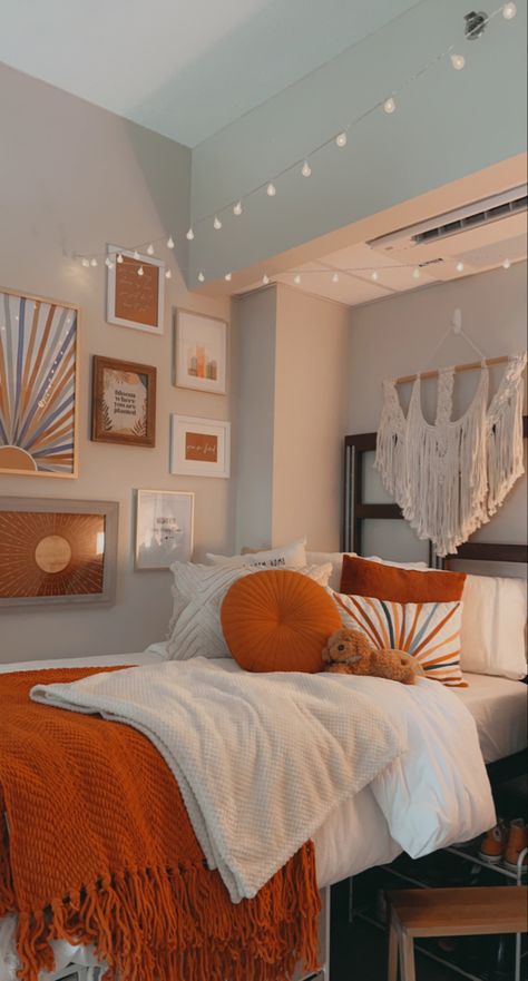 Small Dorm Room Ideas Layout Double, Dorm Room Decor Diy, Dorm Room Ideas For Girls, Dorm Room Aesthetic, Room Ideas For Girls, Dorm Room Layouts, Cozy Dorm, College Dorm Room Inspiration, Small Dorm Room