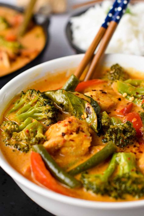 Tofu Red Curry Recipe, Red Curry Vegan, Tofu Red Curry, Red Curry Tofu, Thai Curry Recipe, Curry With Tofu, Vegan Thai Curry, Red Curry Recipe, Thai Curry Recipes