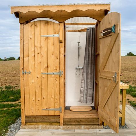 Outdoor Toilet Ideas, Outhouse Bathroom, Toilet Unit, Toilet Cubicle, Composting Toilets, Outdoor Toilet, Fantasy Furniture, Outdoor Bathroom, Glamping Site