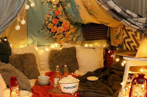 6 Steps To Having The Blanket Fort Movie Night Of Your Dreams Fort Ideas, Blanket Forts, Blanket Fort, Movie Night Party, Pillow Fort, Sleepover Ideas, Sleepover Party, Date Night Ideas, Slumber Party