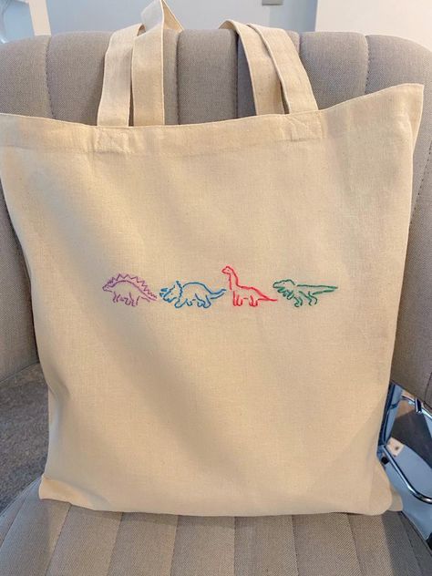 Embroidered Tote Bag, Embroidered Tote, Pola Sulam, Embroidery Bags, Embroidery On Clothes, Cute Embroidery, 자수 디자인, Sewing Embroidery Designs, Embroidered Bag