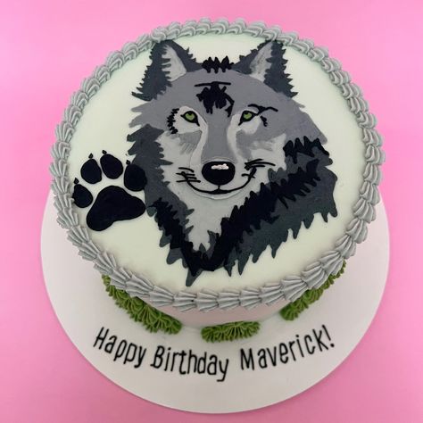 Great Wolf Lodge Birthday Cake, Wolf Cakes For Kids, Wolf Cake Ideas, Wolf Birthday Cake, Cub Scout Cake, Wolf Party, Wolf Cake, 4de Verjaardag, Minecraft Birthday Cake