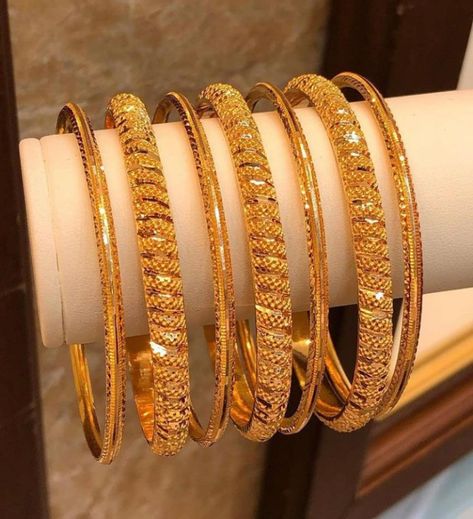 Pakistani Gold Bangles, Bangles Decoration, Bangle Models, Bangles For Women Gold, Kada Design, Plain Gold Bangles, Gold Bangles Indian, Unique Gold Jewelry Designs, Wedding Jewelry Sets Bridal Jewellery