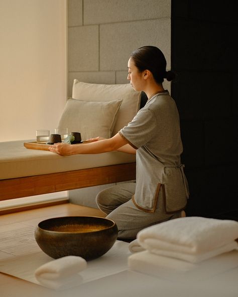 Luxury Wellness Aesthetic, Aman Spa, Spa Advertising, Aman Tokyo, Moving Meditation, Korean Spa, Spa Lifestyle, Spa Space, Japanese Spa