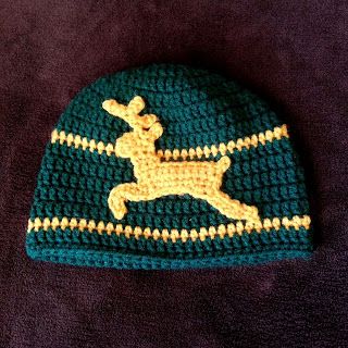 John Deere Beanie, newborn to adult - $22 plus shipping  http://facebook.com/crosswesterncrochet Western Crochet, John Deere Hats, Crochet Hats For Boys, Girls Hats, Hat Patterns Free, Cowgirl Bling, Small Crochet, Crafty Gifts, Baby Crochet