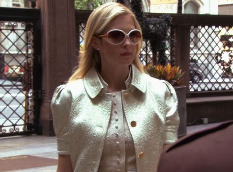 Kelly Rutherford Style, Lily Van Der Woodsen, Kaptan Jack Sparrow, Jenny Humphrey, Gossip Girl Aesthetic, Kelly Rutherford, Gossip Girl Outfits, Penn Badgley, Chace Crawford