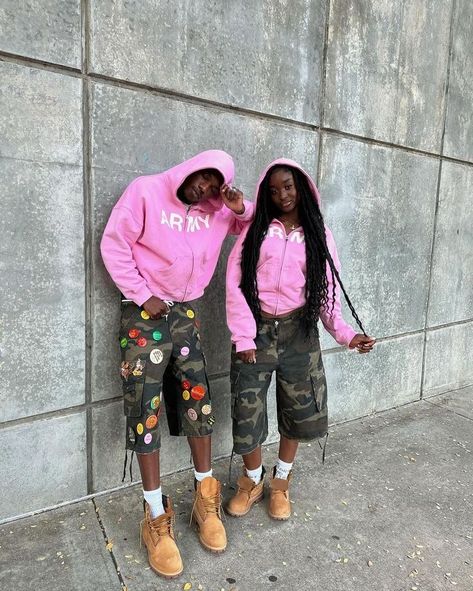 Couple Streetwear, Stud Outfits, Couple Matching Outfits, Y2k Harajuku, Couple Fits, Hoodie Y2k, Cute Couple Outfits, Classic Streetwear, Street Fashion Men Streetwear