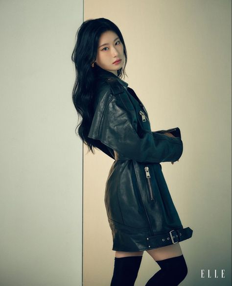 Korean Girl, South Korean Girls, Kpop Girls, Leather Skirt, Girl Group, My Girl, Singapore, Black Pink, Long Sleeve Dress