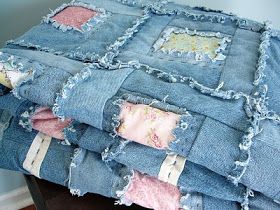 Denim Rag Quilt, Artisanats Denim, Denim Blanket, Blue Jean Quilts, Rag Quilt Tutorial, Jean Quilt, Blue Jeans Crafts, Denim Quilt, Denim Ideas