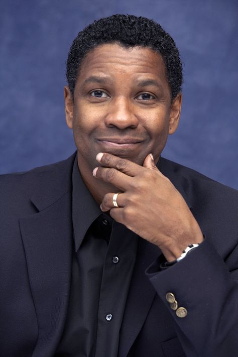 Denzel Washington Aesthetic, Denzel Washington Photoshoot, Black Male Actors, Poc Male Actors, Denzel Washington Training Day, Actor Denzel Washington, Representation Matters, Jermaine Jackson, Kang The Conqueror