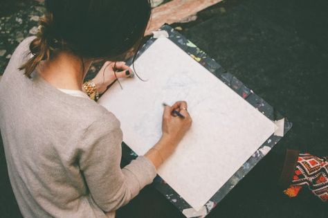 Drawing Class Aesthetic, Felicity Porter, Museum Outfits, Pretty Red Hair, White Keds, My Confession, Blah Blah Blah, Three Graces, My Drawings