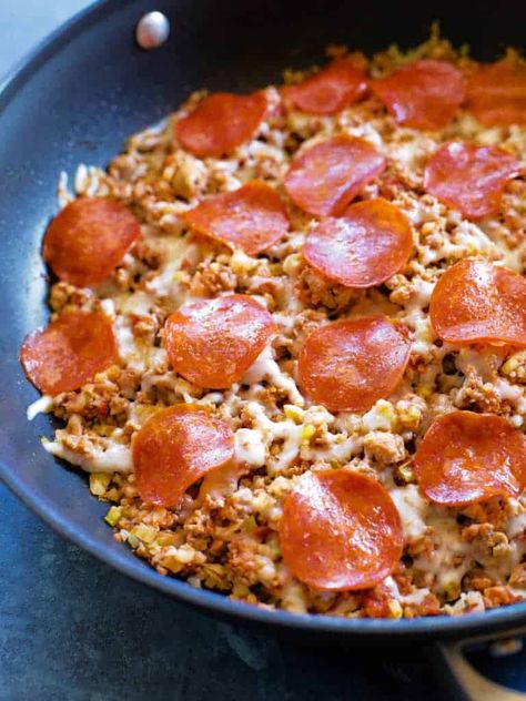 Keto Pizza Skillet Recipe - The Girl Who Ate Everything Cauliflower Rice Pizza, Pizza Skillet, Rice Pizza, Beef Pepperoni, Pepperoni And Cheese, Recipes Pizza, The Girl Who Ate Everything, Skillet Pizza, Riced Veggies