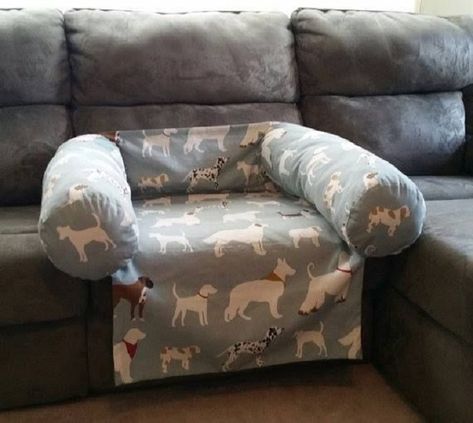 Diy Dog Sofa, Diy Dog Couch, Diy Dog Bed Pillow, Dog Couch Cover, Dog Couch Bed, Baby Beagle, Diy Pet Bed, Dogs Diy Projects, Dog Couch