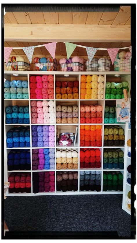 Wool Display Ideas, Yarn Wall Storage, Knitting Room Ideas, Market Stall Design, Stall Design Ideas, Yarn Room, Yarn Display, Knitting Room, Sewing Room Storage