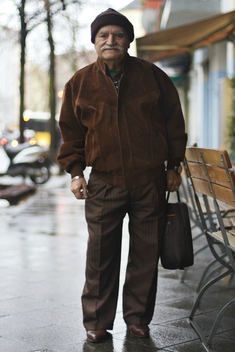 Grandpa Fashion, Grandpa Outfit, Suede Jacket Outfit, Men Tumblr, Men Fashion Photo, Senior Style, Velour Jacket, Grandpa Style, Mens Spring Fashion