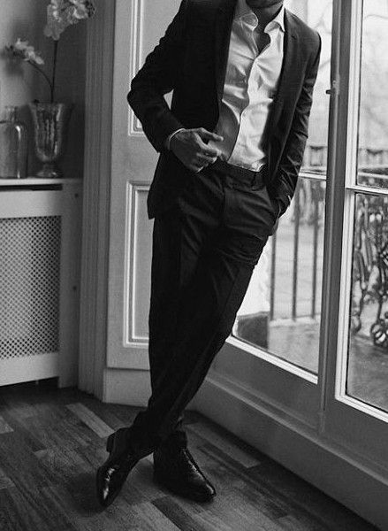 Suit Aesthetic, Black Suit Men, Men Aesthetic, Suit Pin, Love Anniversary Quotes, Bad Boy Aesthetic, Mens Fashion Classy, Black And White Aesthetic, Character Aesthetic