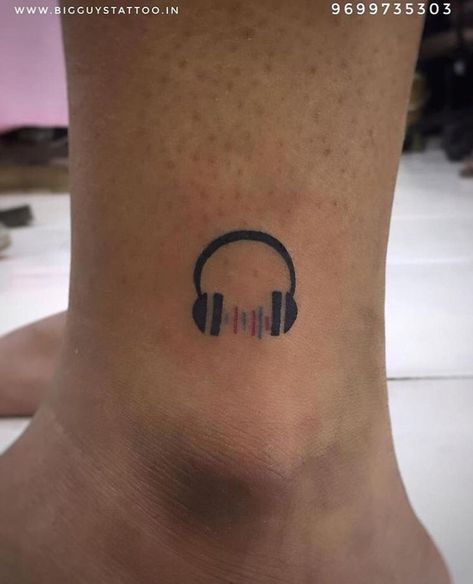 Dj Tatoos, Love Music Tattoo, Small Music Tattoos, Music Lover Tattoo, Dj Tattoo, Headphones Tattoo, Music Notes Tattoo, Music Tattoo Designs, Tattoos For Lovers