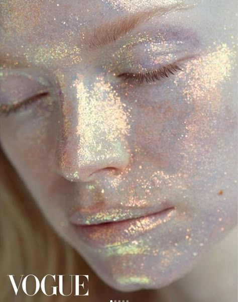 Mermaid Aesthetic Makeup, Glitter Photoshoot, Holographic Makeup, Mermaid Core, Inner Glow, Ethereal Makeup, Mermaid Aesthetic, Make Up Inspo, Vogue Russia